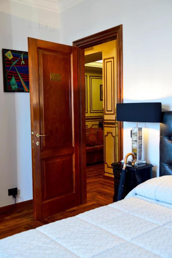 Отель Regal House Roma Navigatori 23 Экстерьер фото