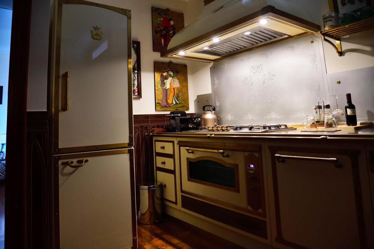 Отель Regal House Roma Navigatori 23 Экстерьер фото