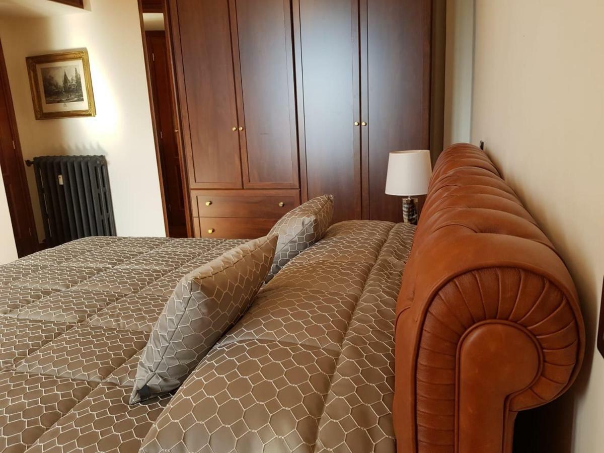 Отель Regal House Roma Navigatori 23 Экстерьер фото